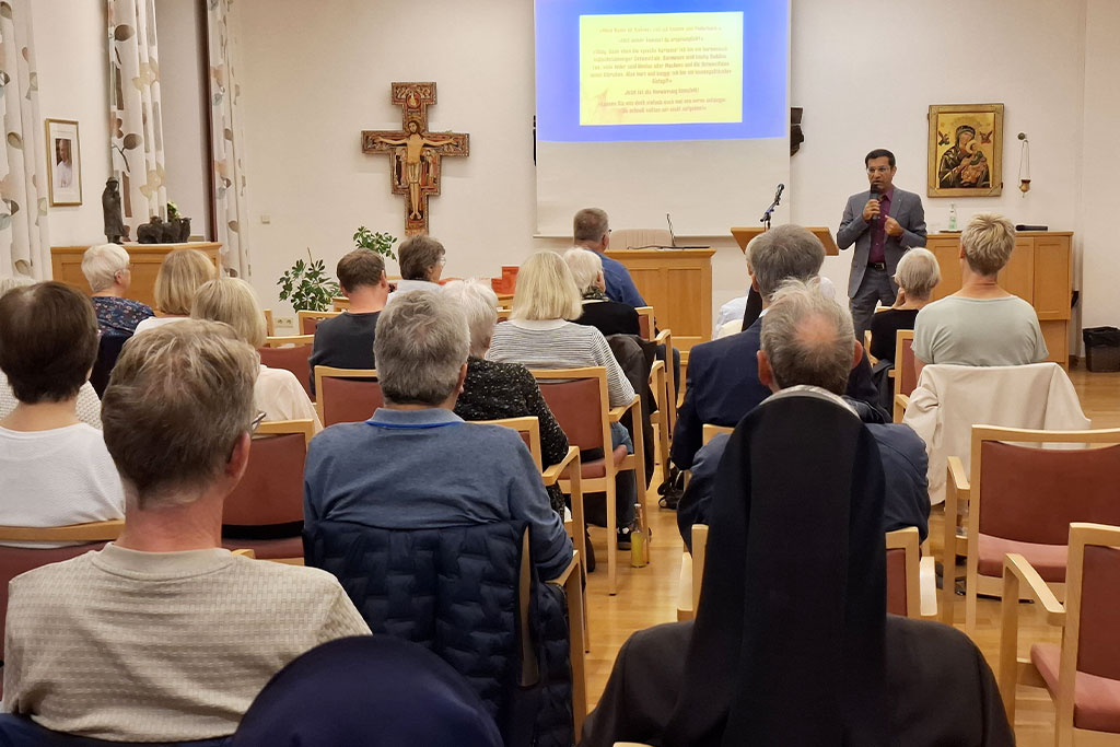 Als Vordenker im Technologiefeld und Mensch zwischen Kulturen begeisterte Professor Rahman Jamal am 28. September 2026 sein Publikum im Geistlichen Zentrum Franziskus.